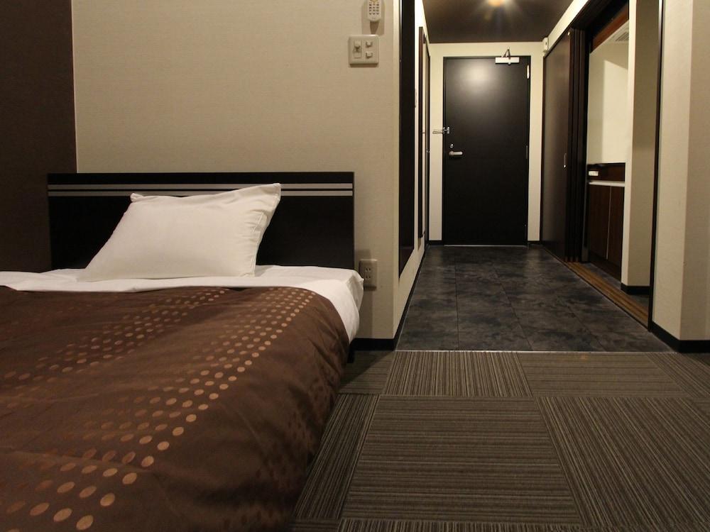 HOTEL LiVEMAX BUDGET Esaka Suita Eksteriør billede