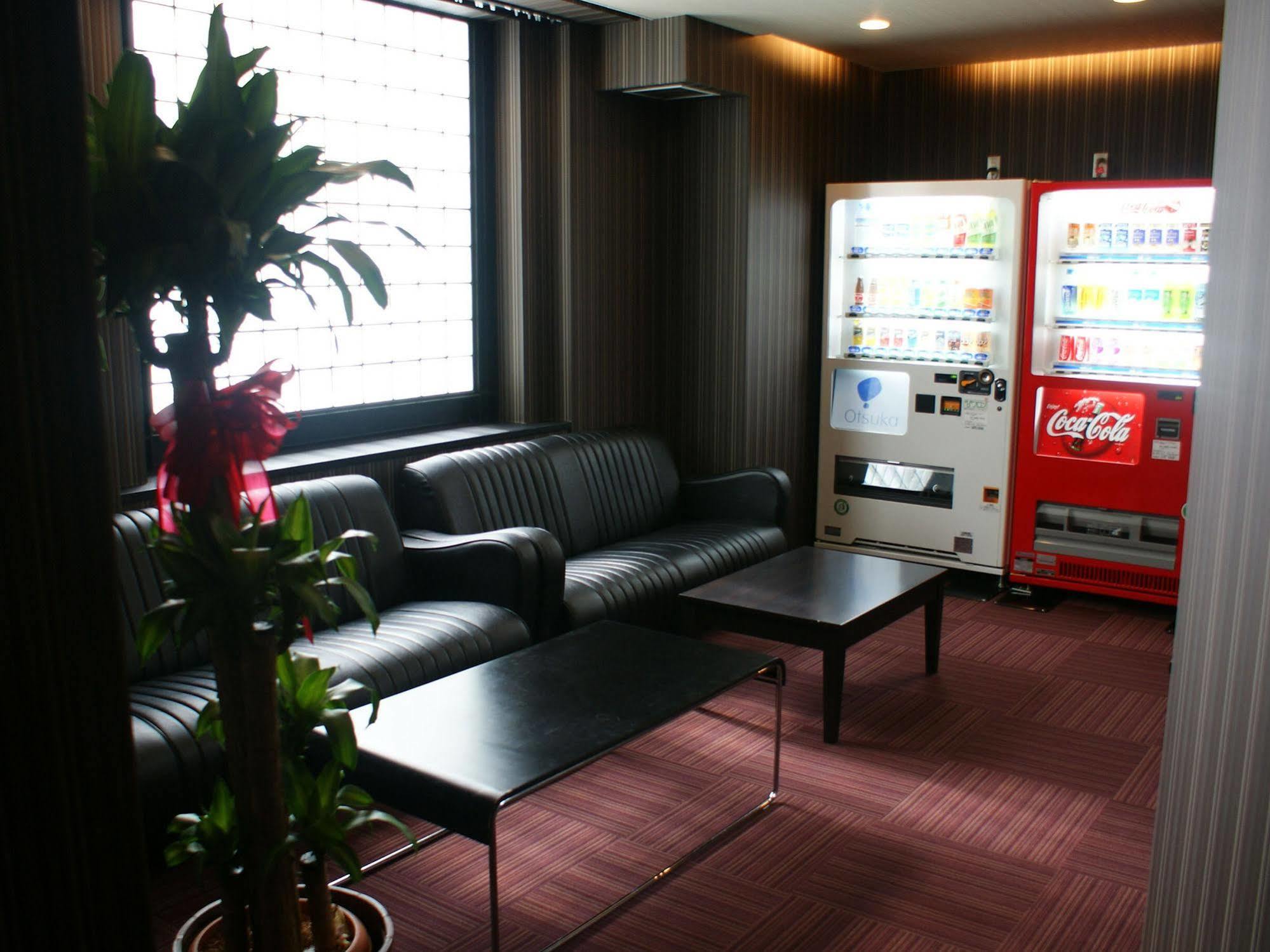 HOTEL LiVEMAX BUDGET Esaka Suita Eksteriør billede
